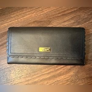 LIKE NEW Kate Spade Maple Court Black Scalloped Wallet